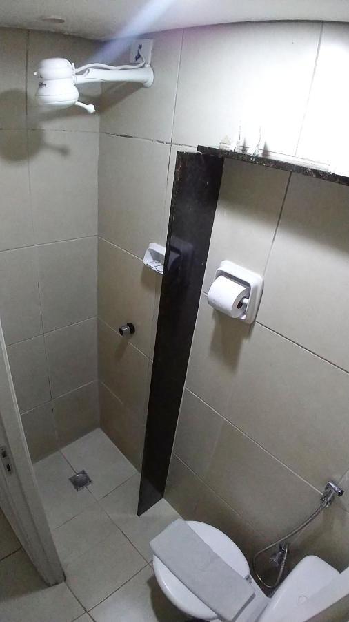 Quarto Pequeno com 2 Camas de Solteiro