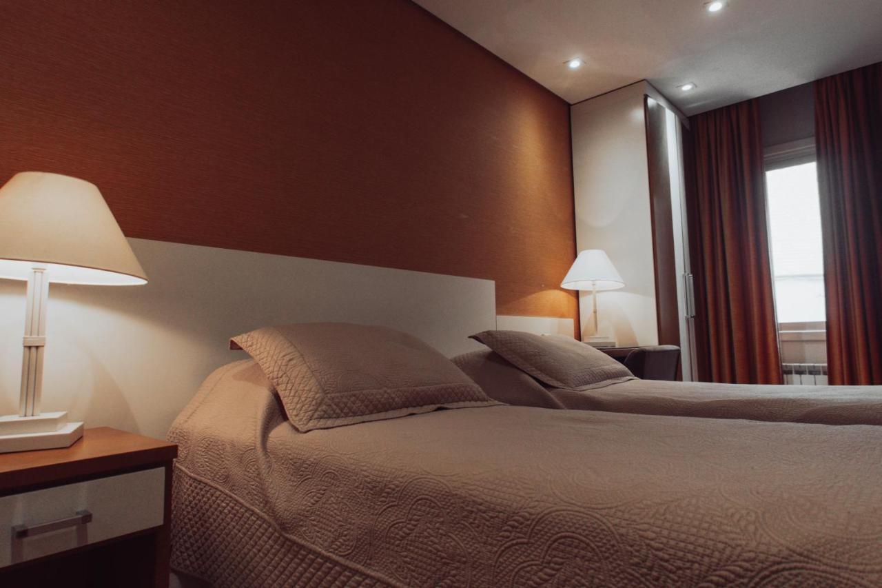 Quarto Deluxe com Cama de Casal ou 2 de Solteiro