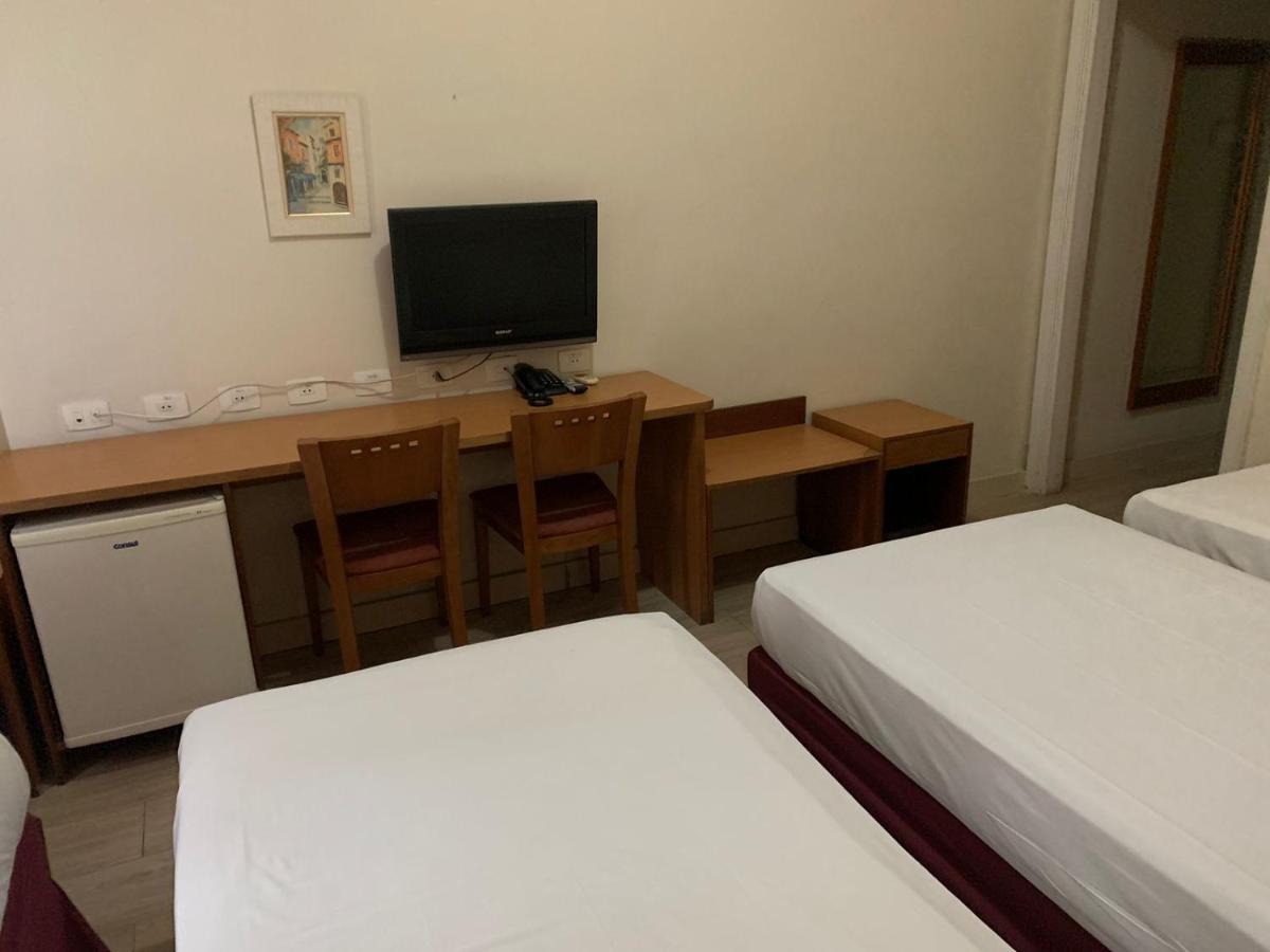 Quarto Quádruplo Standard