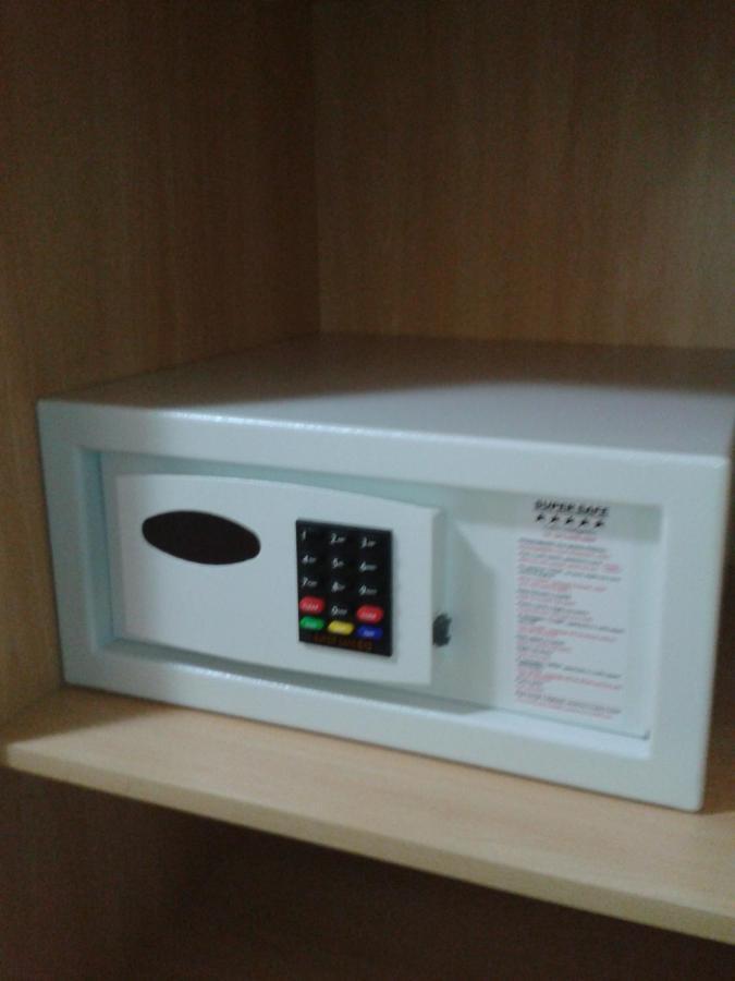 Single Bed Mixed Dormitory Room