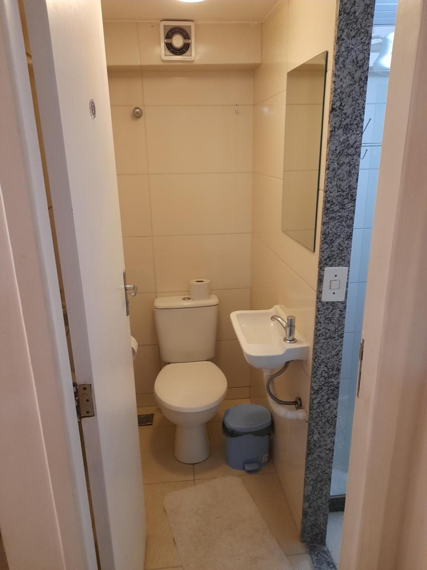 Family Room Private Bathroom