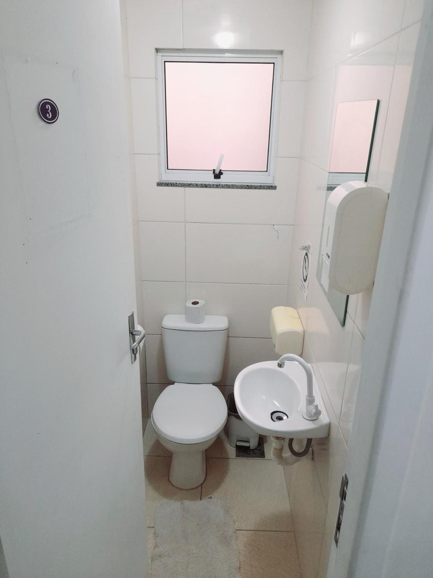 Family Room Private Bathroom
