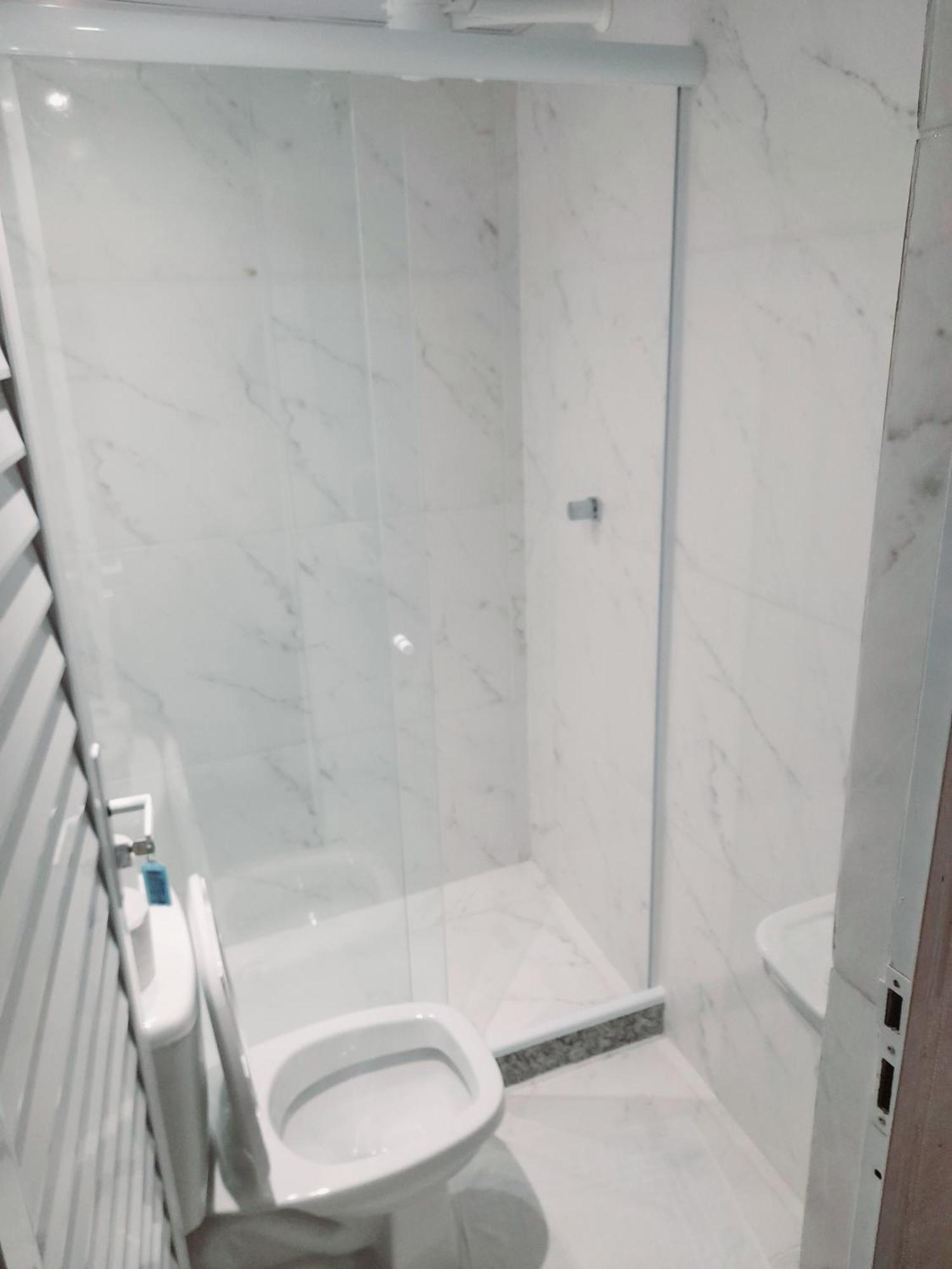 Family Room Private Bathroom