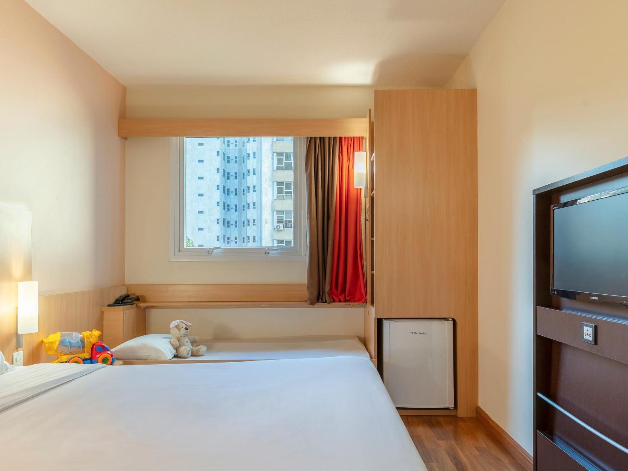 Quarto Standard com 1 Cama de Casal e 1 de Solteiro