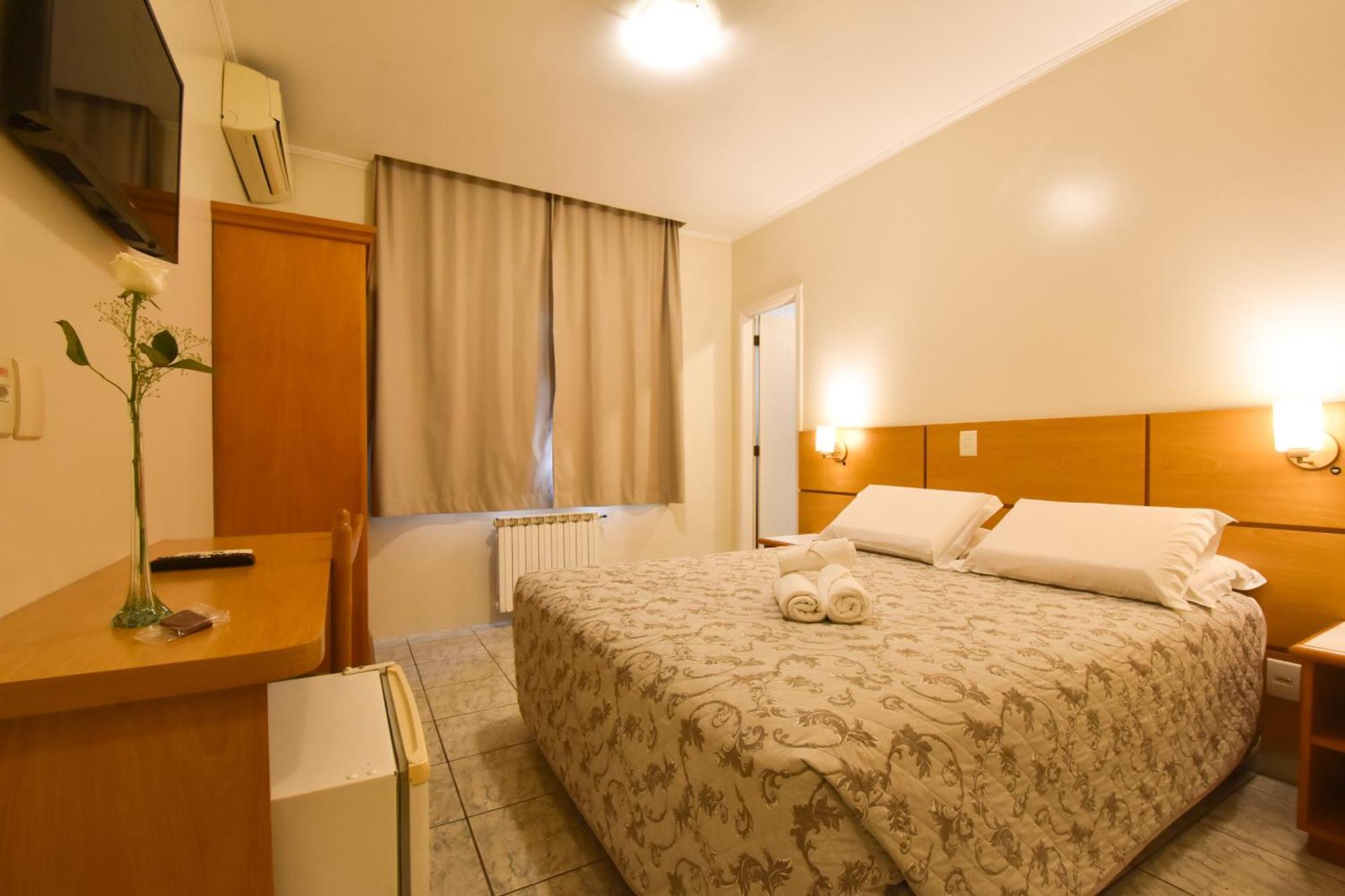 Quarto Duplo