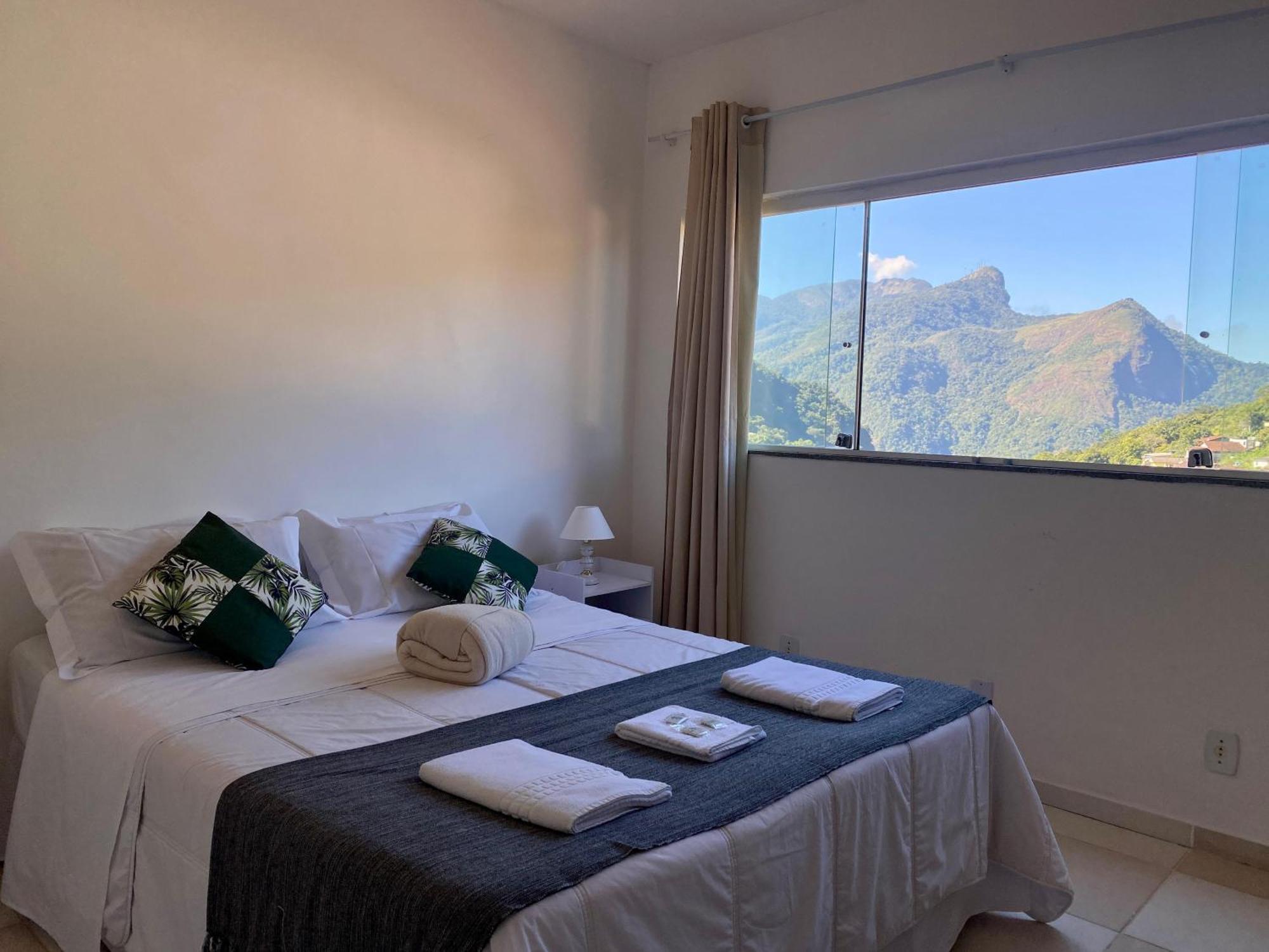Quarto Duplo com Vista das Montanhas