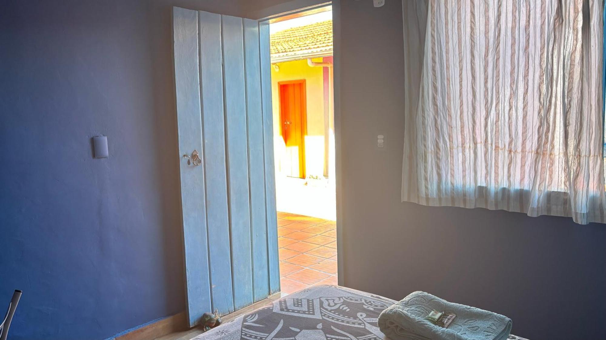 Quarto Individual Standard com Banheiro Compartilhado