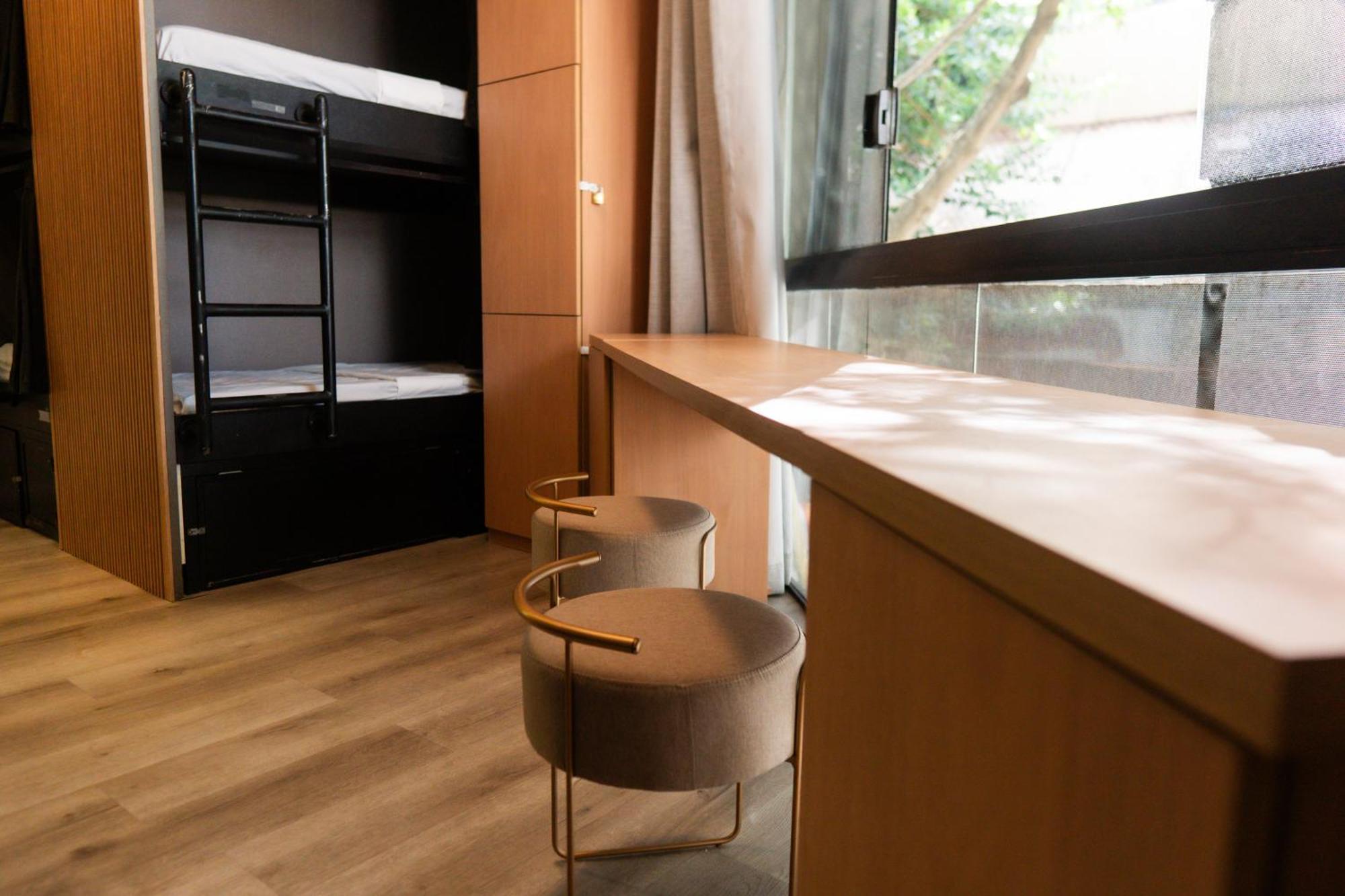 Bed 8-Bed Mixed Master Dormitory Room Street view
