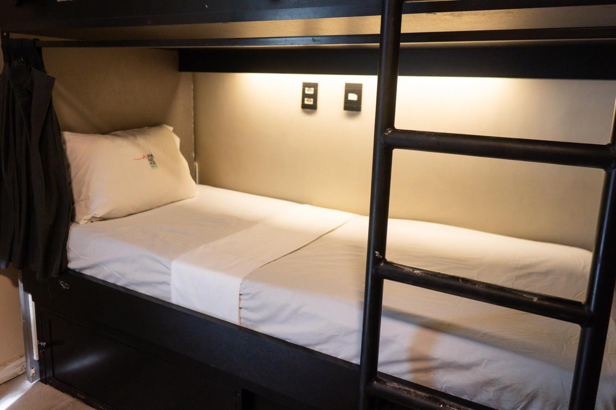 Bed 8-Bed Mixed Master Dormitory Room Street view