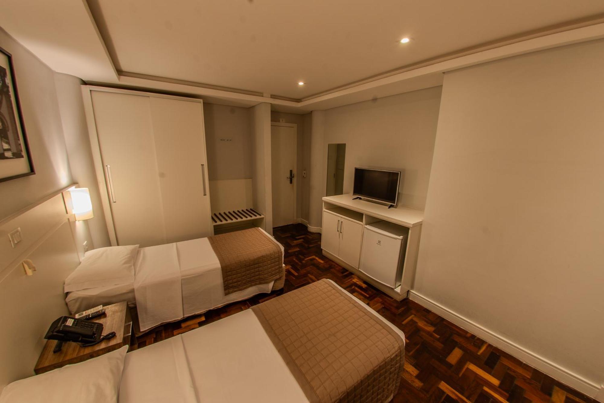 Quarto Superior com 2 Camas de Solteiro