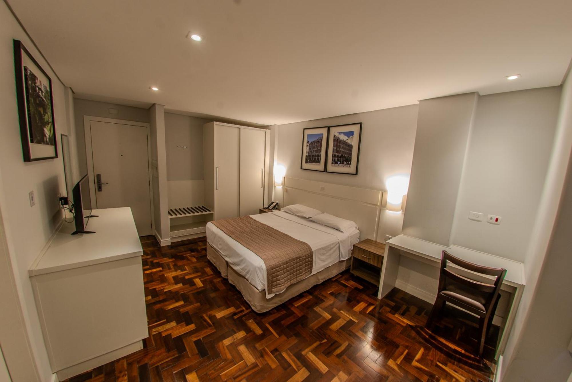 Quarto Duplo Amplo