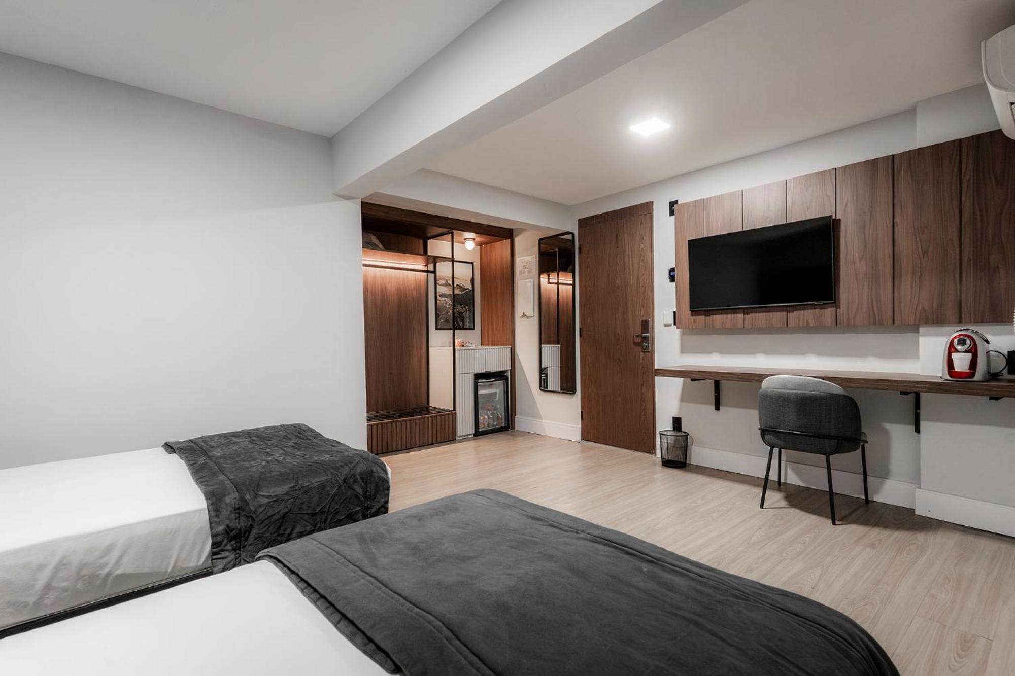 Standard Twin Room without view