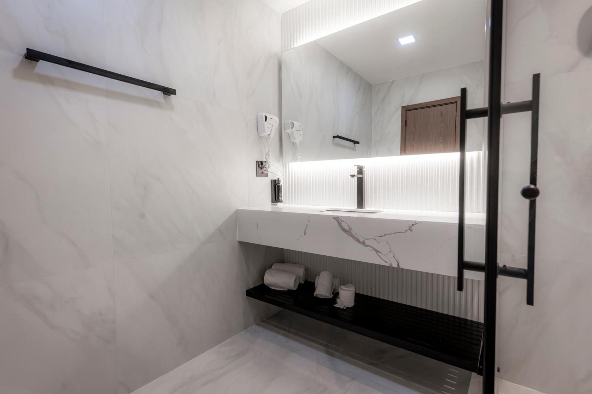 Standard Twin Room without view