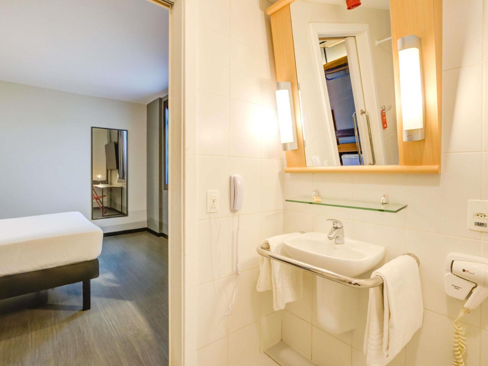 Standard Double Room Disability Access