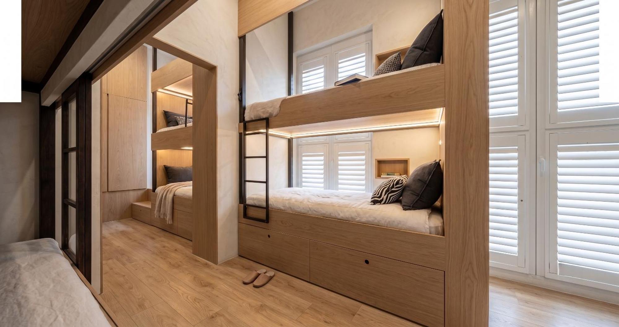 Bed 12-Bed Mixed Dormitory Room