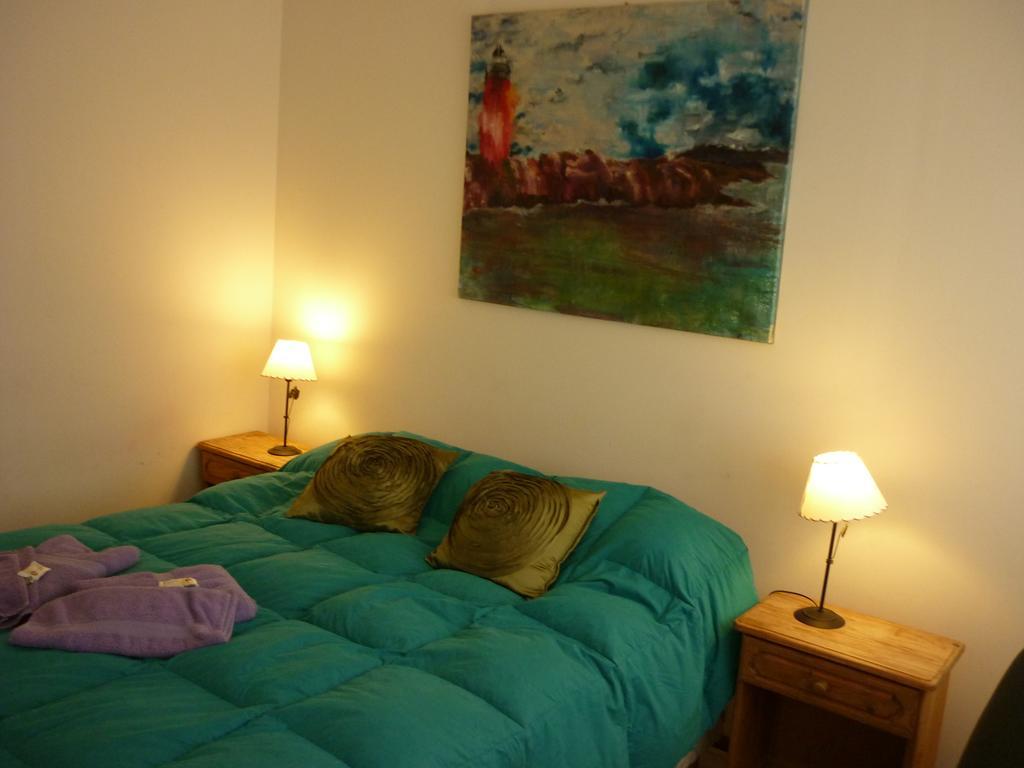 Quarto com Cama de Casal ou 2 de Solteiro