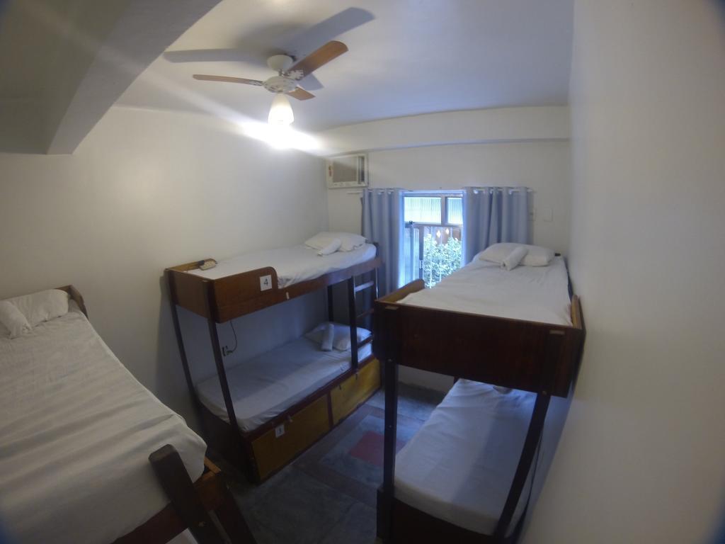 Cama em Dormitório Misto com 6 Camas