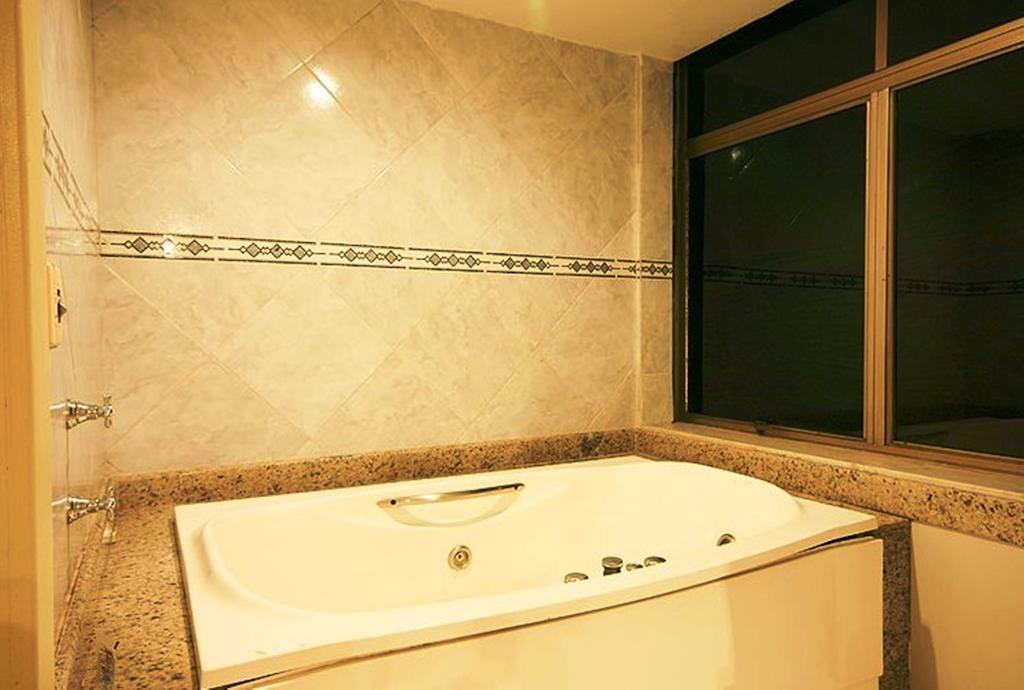 Executive Suite,233591443:JPEG