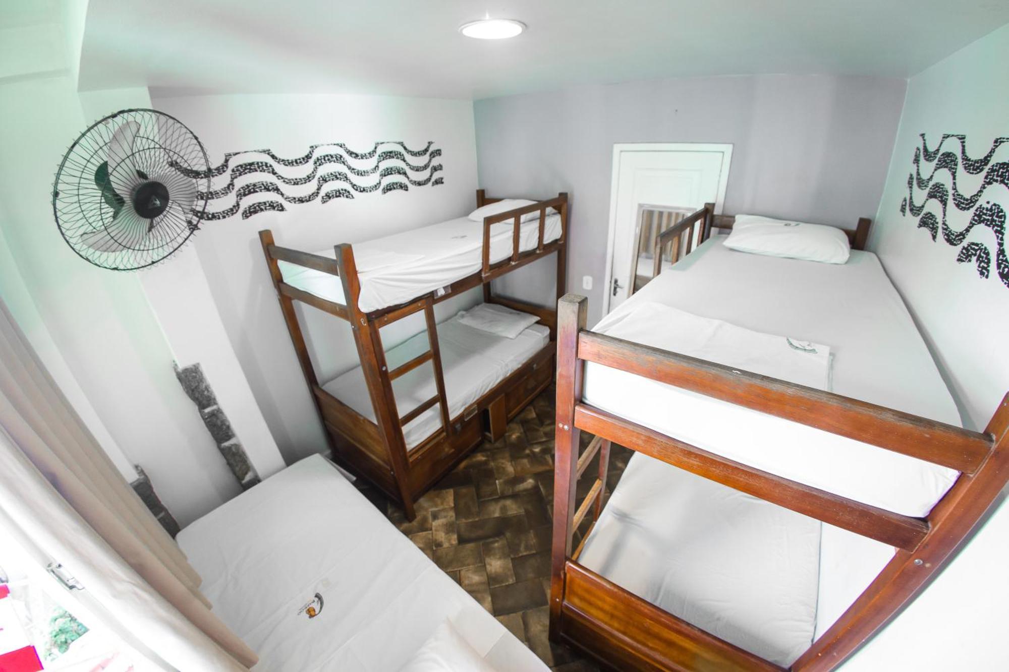 Cama em Dormitório Feminino com 6 Camas