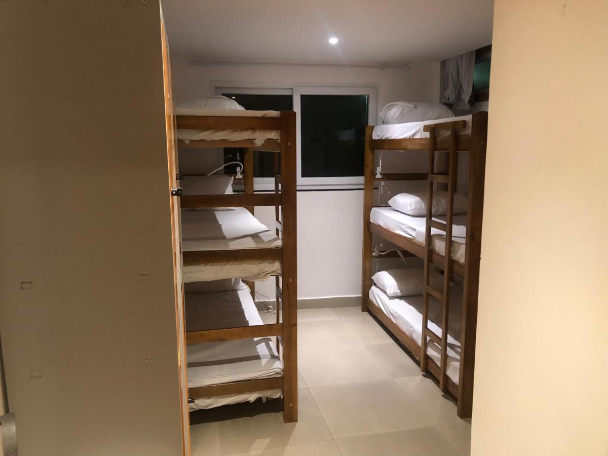 Cama em Dormitório Misto com 6 Camas