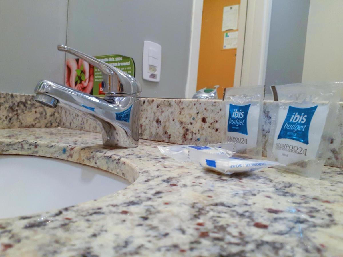 Quarto Econômico com 2 camas de solteiro e vista  lateral cidade,1232541743:JPEG