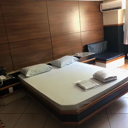 Hotel Serrano-3