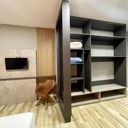Eleganz Hostel & Suites-2