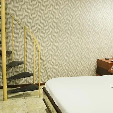 Midway Hotel (Adults Only)-2