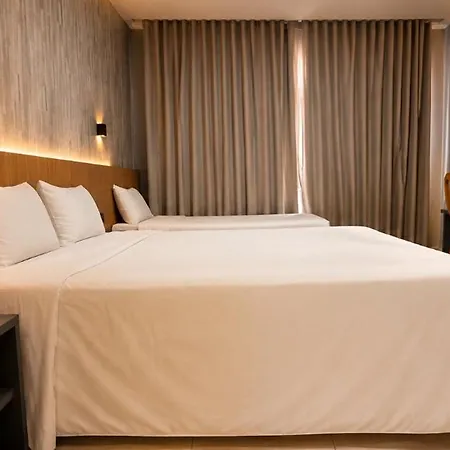 HOTEL DEL REY CURITIBA by POTY - NA FAMOSA RUA XV DE NOVEMBRO-2