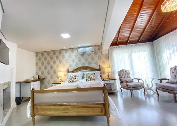 Hotel BaratoPousada Ville Vie