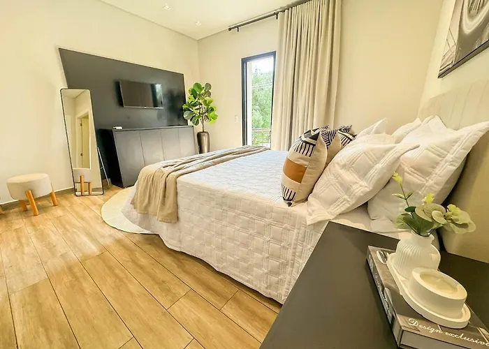 Casa De Hospedes - Suite Harmonia - Ar-Condicionado - 500M Fontana Di Trevi Serra Negra 