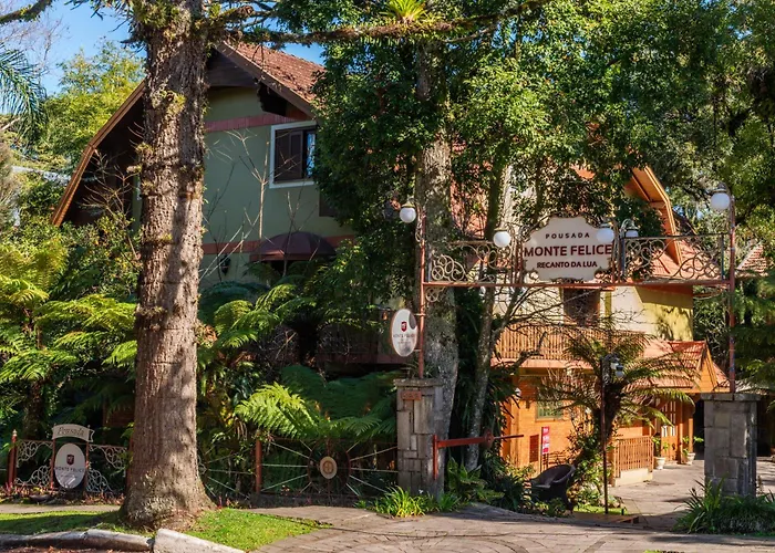 Hotel BaratoPousada MF Recanto da Lua