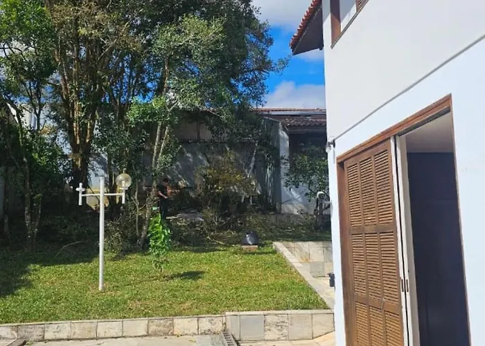 Hospedagem Jardim Social,Quartos Econômicos e Suítes, Estacionamento Grátis Curitiba